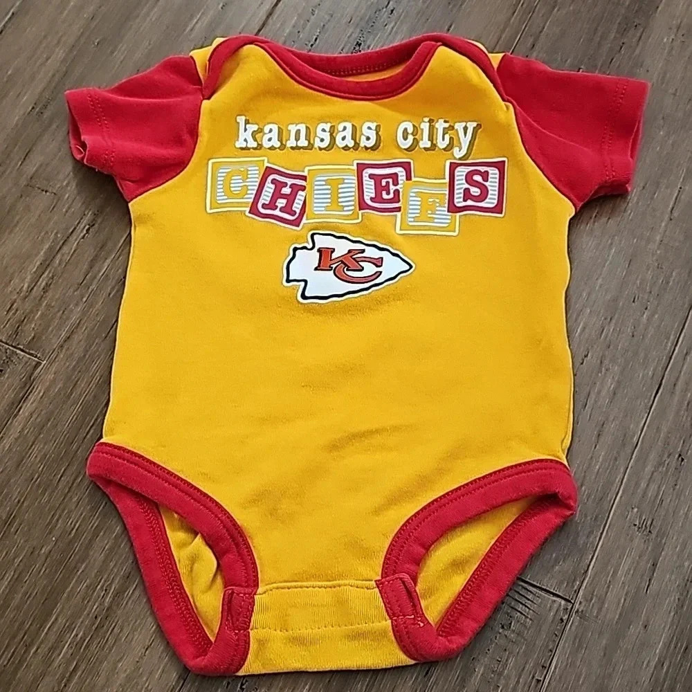 KC Chiefs oneies - Picture 4 of 4